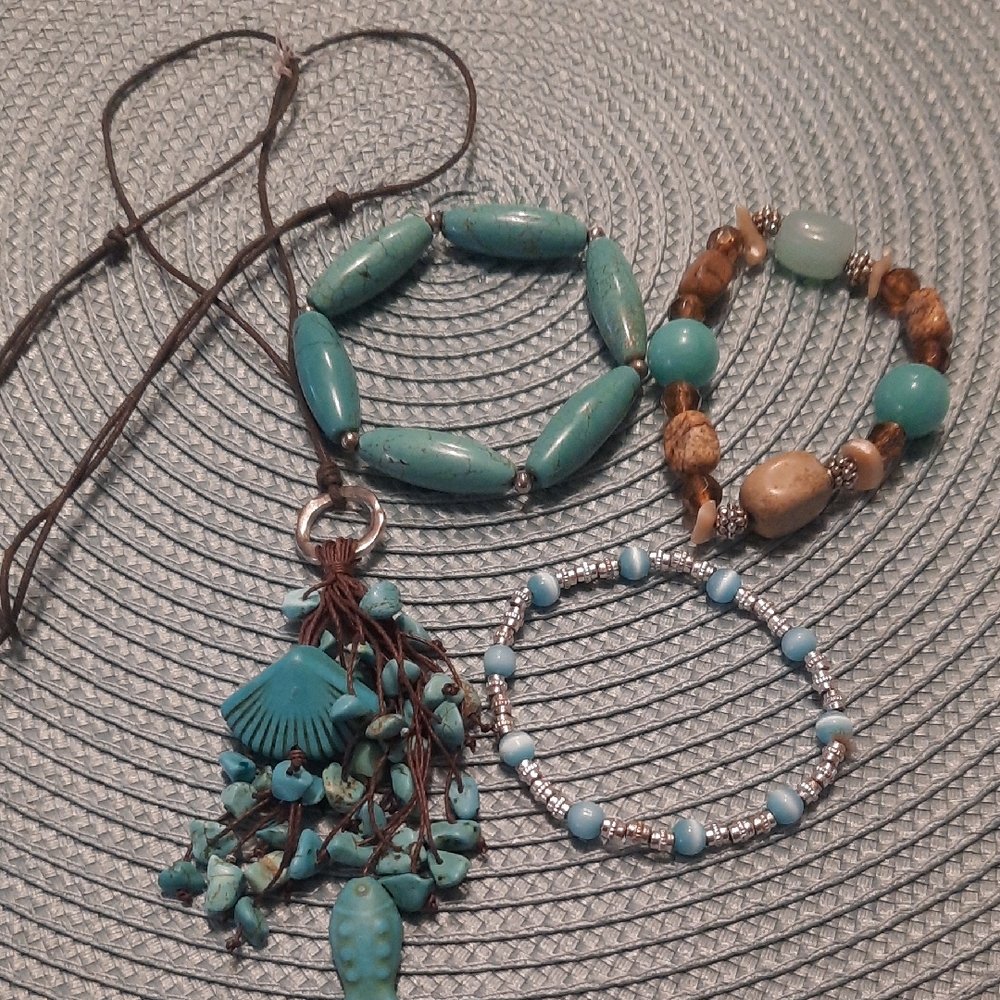 Turquoise Beaded Jewelry Set